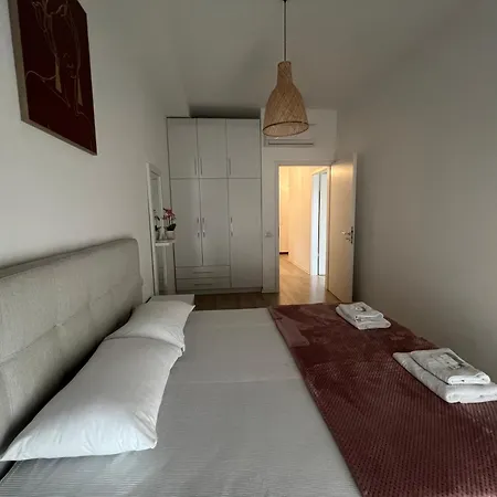 דירה Inn Home Apartments